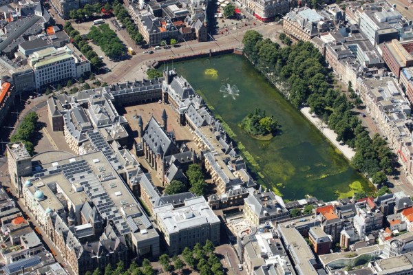 binnenhof_luchtfoto-600×400