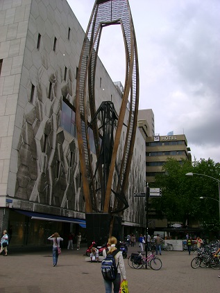 Object bij Bijenkorf Rotterdam